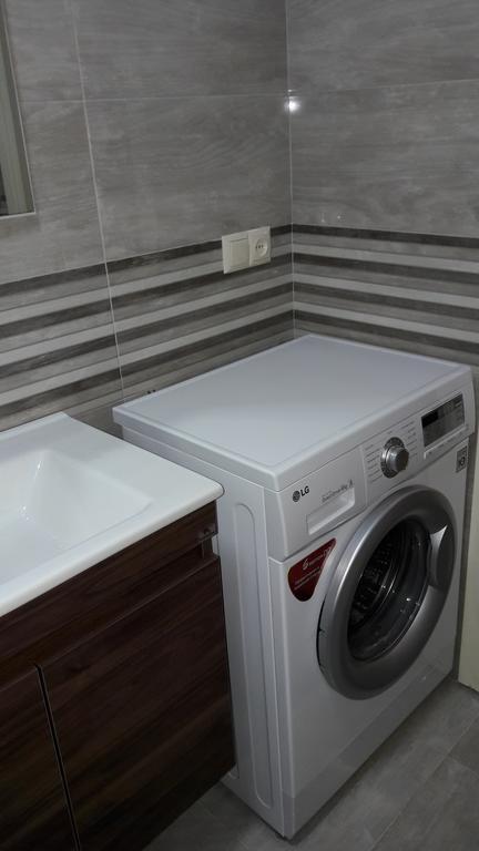 Asmati Apartment 2 バトゥーミ エクステリア 写真