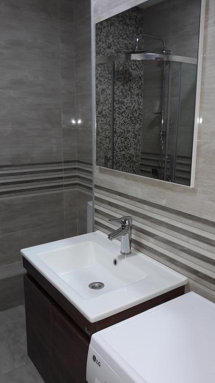 Asmati Apartment 2 バトゥーミ エクステリア 写真