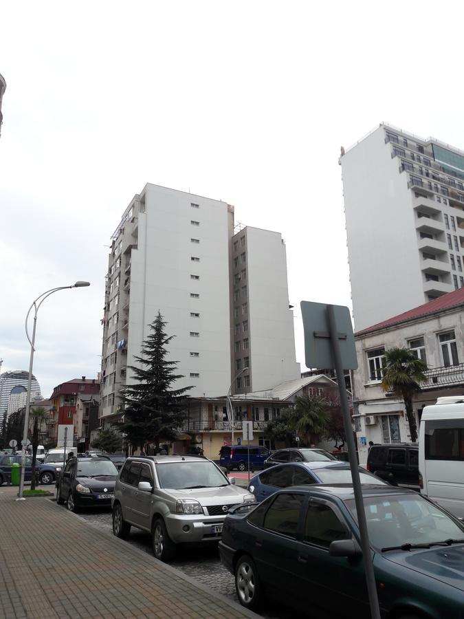 Asmati Apartment 2 バトゥーミ エクステリア 写真